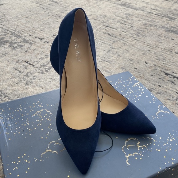 Heels - Picture 2 of 2